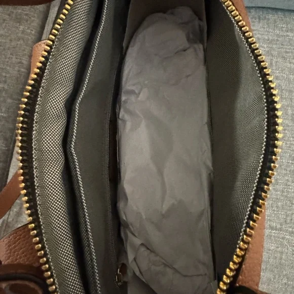 Cole Haan Stylish Leather Black and Tan Tote Bag - Picture 9 of 12